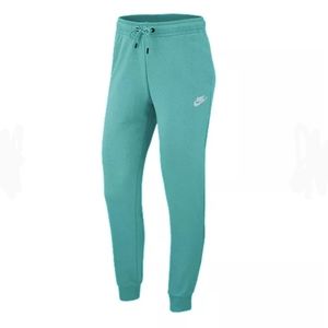 Nike Wmn's Essentials Fleece Pants - Sz S